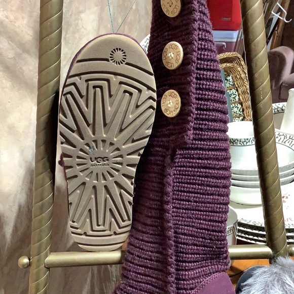 Ugg Sweater Boot, tall or fold over for short Bootie - Picture 2 of 6